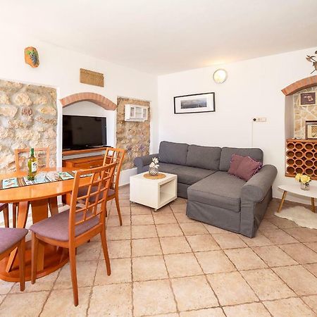 Mediterranean Apartment Korina باشْكا المظهر الخارجي الصورة